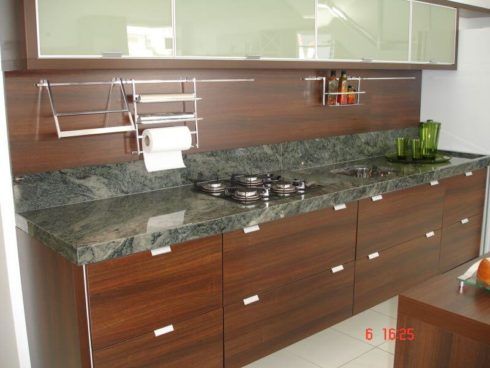 cozinha com granito verde 1 490x368